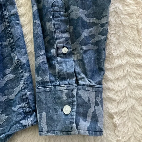 Men’s American Rag Blue Camo Button-Down Shirt Size Medium - Picture 3 of 6